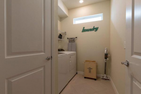 Family Friendly 5BR Home Pool Patio & Room for 10